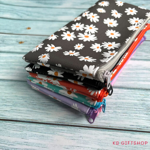 KB ขายส่ง ยกโหล (12ใบ) กระเป๋าดินสอ กล่องดินสอ อุปกรณ์เครื่องเขียน ขนาด 4x8 นิ้ว พิมพ์ลาย daisy - Image 3